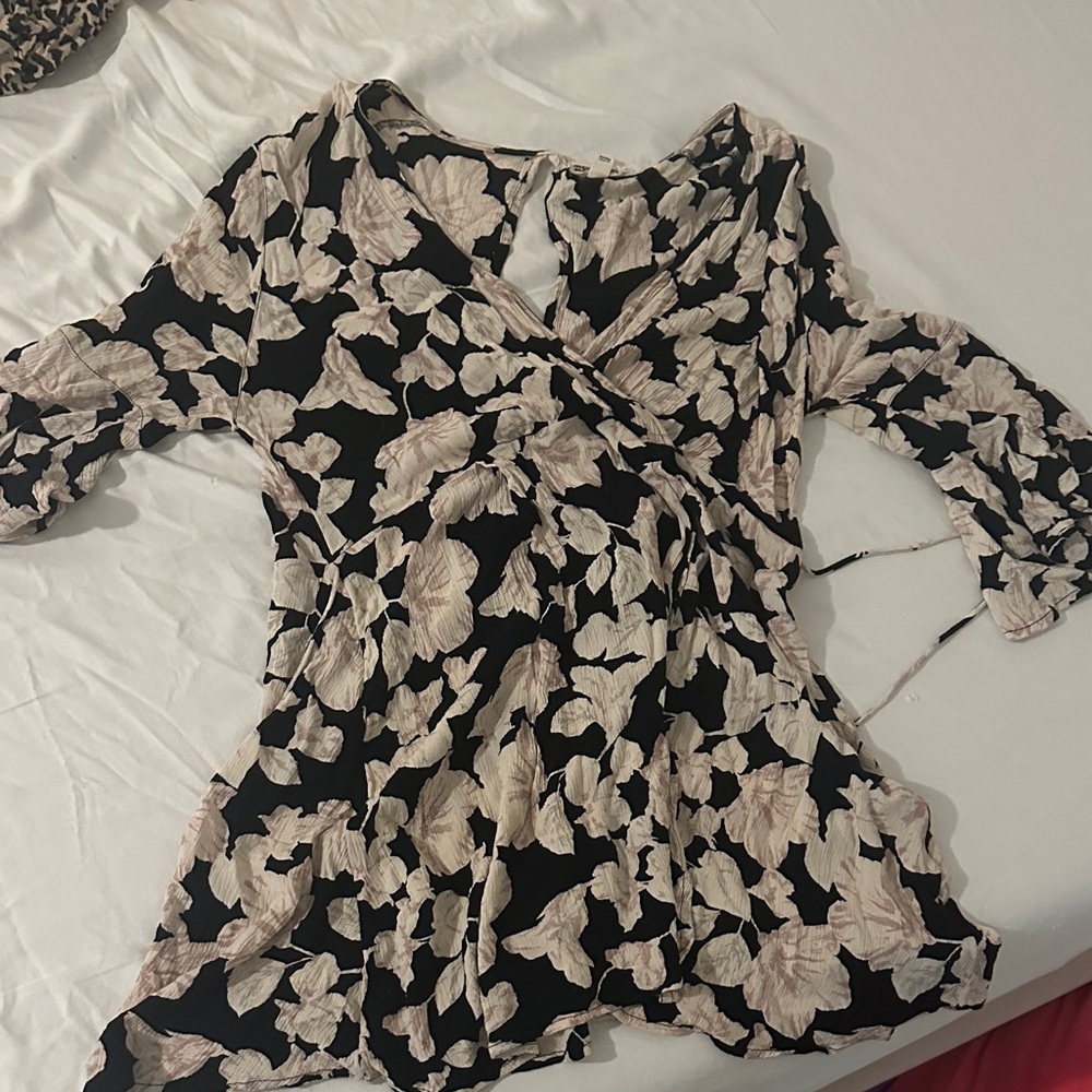 Billabong Black and Cream Floral Dress